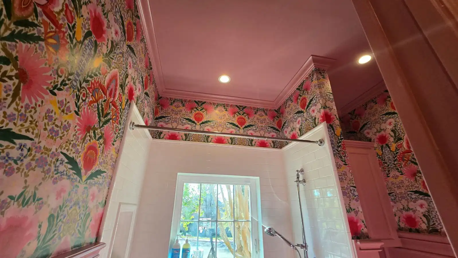 Wallpaper installation in Peachtree Corners, GA